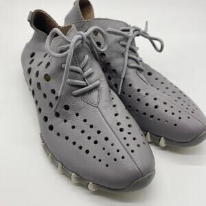 Sz 37 Lit foot shoes
